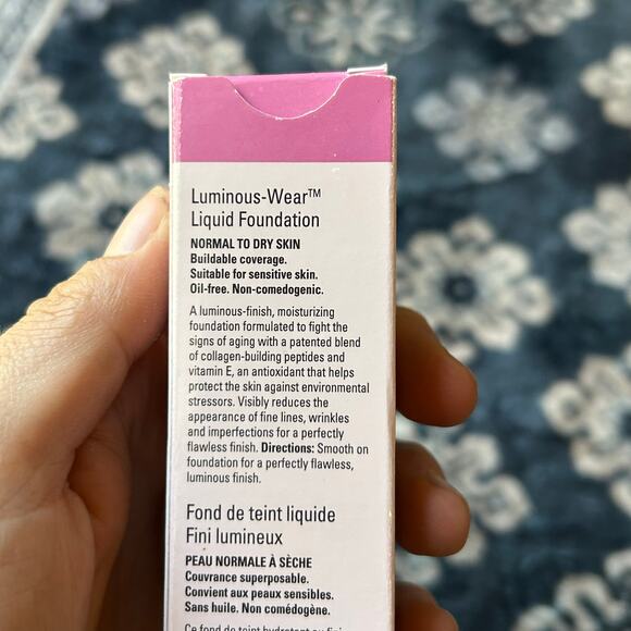 Mary Kay Timewise Luminous Wear Liquid Foundation IVORY 3 - Picture 4 of 5